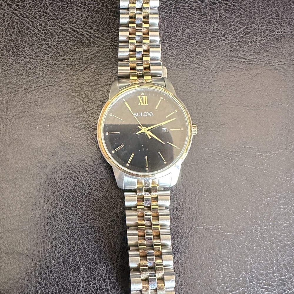 BULOVA CLASSIC UNISEX SS/Goldtone watch 🌹